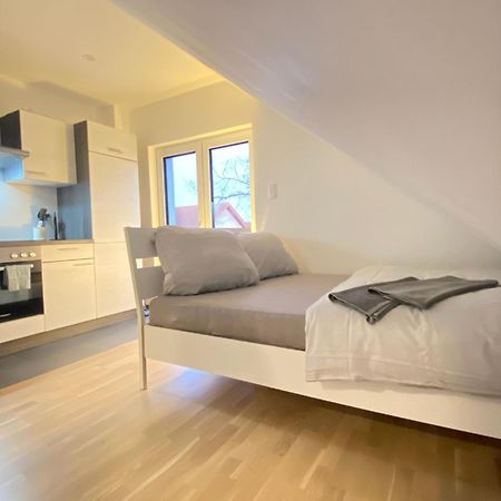 Charmantes Studio-Apartment Im Herzen Von Neureut - Fussbodenheizung, Regendusche, Waschmaschine, Stellplatz Karlsruhe Buitenkant foto