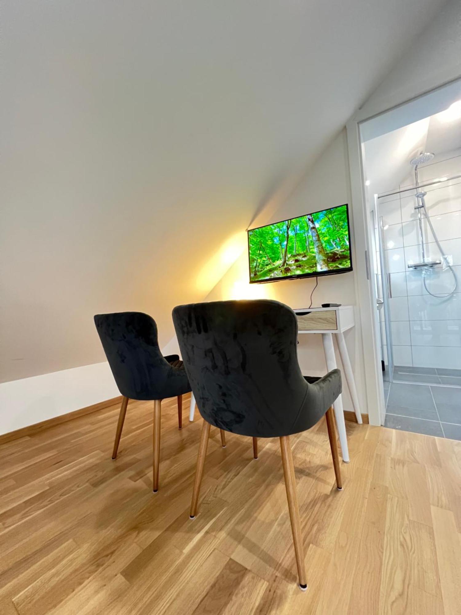 Charmantes Studio-Apartment Im Herzen Von Neureut - Fussbodenheizung, Regendusche, Waschmaschine, Stellplatz Karlsruhe Buitenkant foto