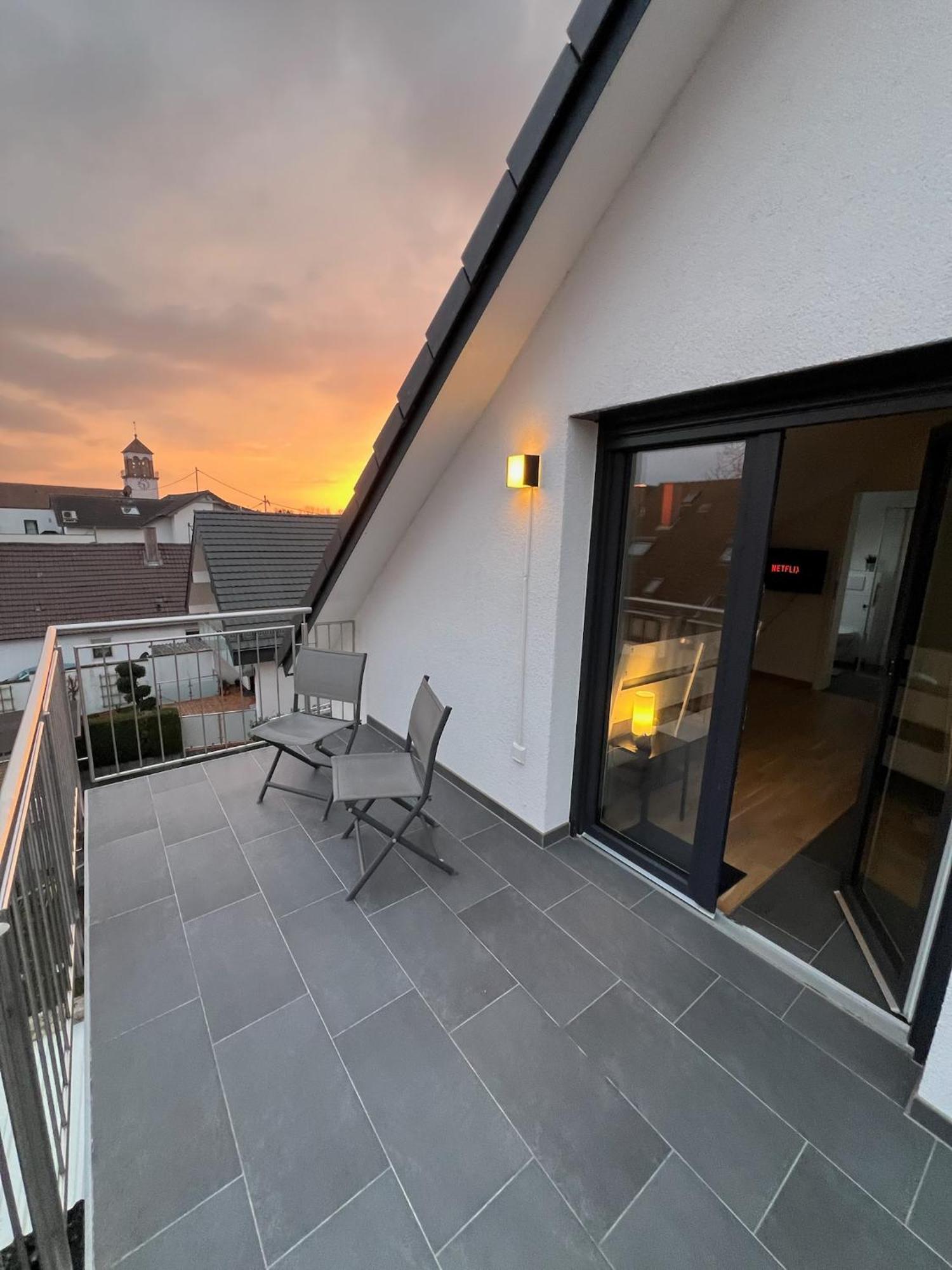 Charmantes Studio-Apartment Im Herzen Von Neureut - Fussbodenheizung, Regendusche, Waschmaschine, Stellplatz Karlsruhe Buitenkant foto