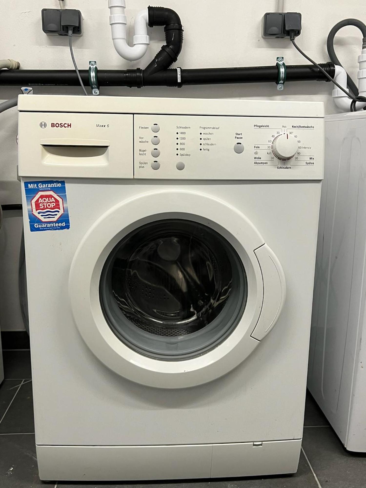 Charmantes Studio-Apartment Im Herzen Von Neureut - Fussbodenheizung, Regendusche, Waschmaschine, Stellplatz Karlsruhe Buitenkant foto